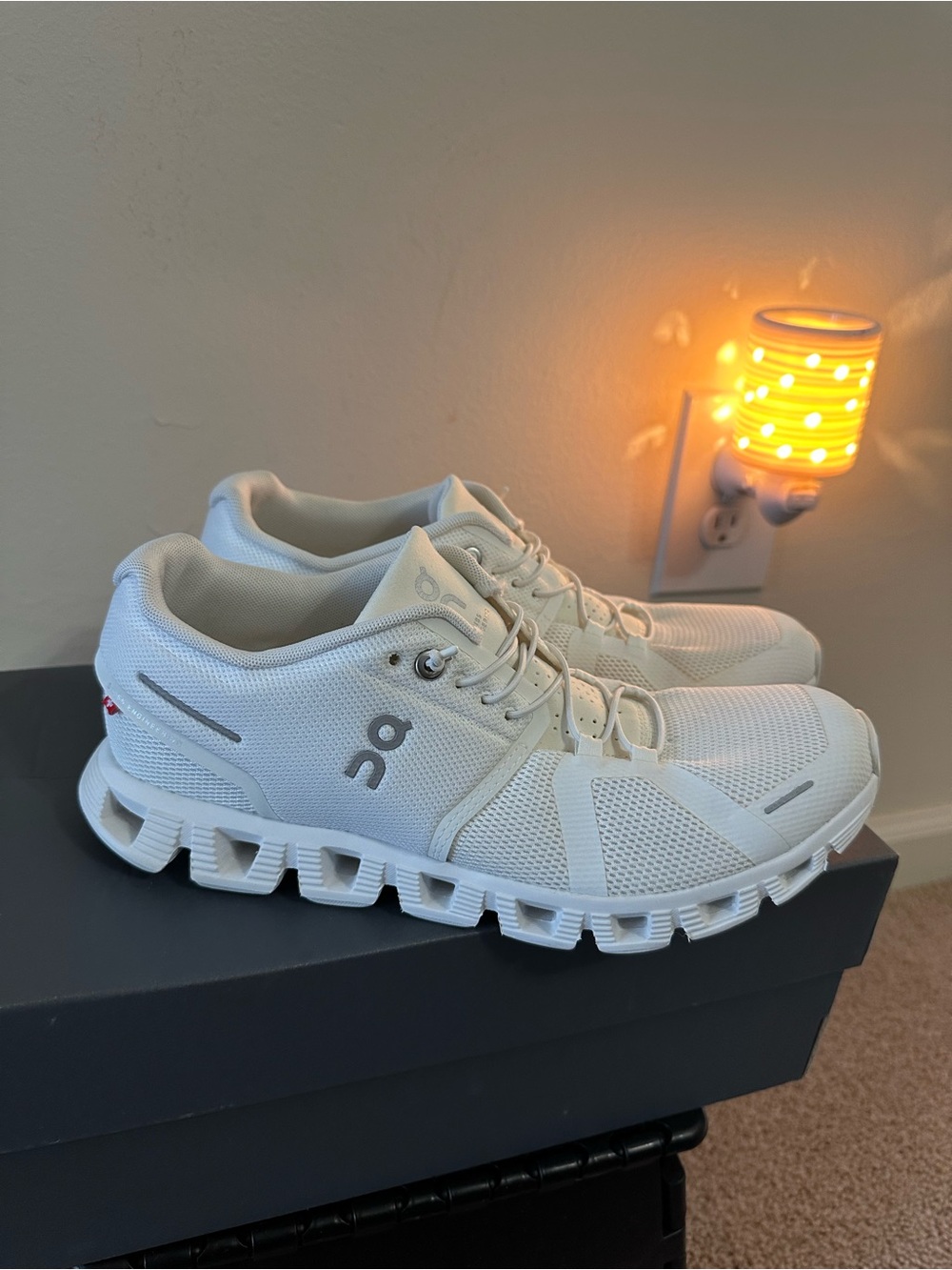 On Cloud 5, Women’s "All White" Athletic Sneakers. Women’s size 9/Men’s 7.5